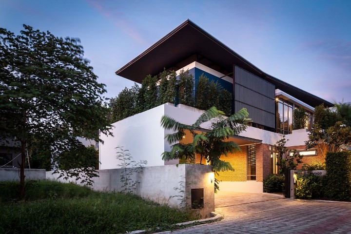 Inspiring houses located in Bangkok_house from outside