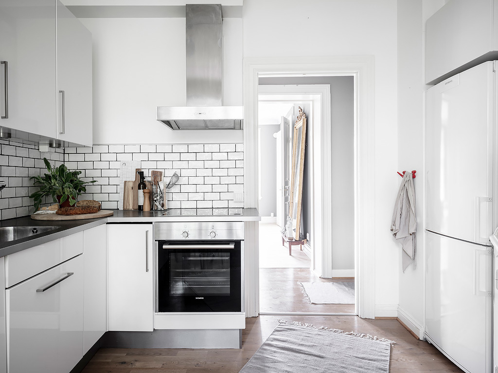 Perfect combination of old and new in a small apartment from Sweden ...