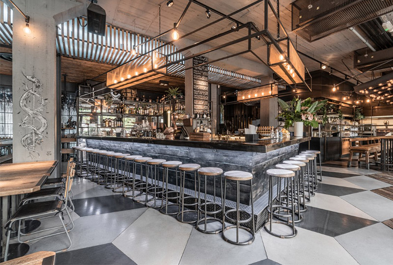 Industrial chic: a beautifully designed bar from Budapest | Loftspiration